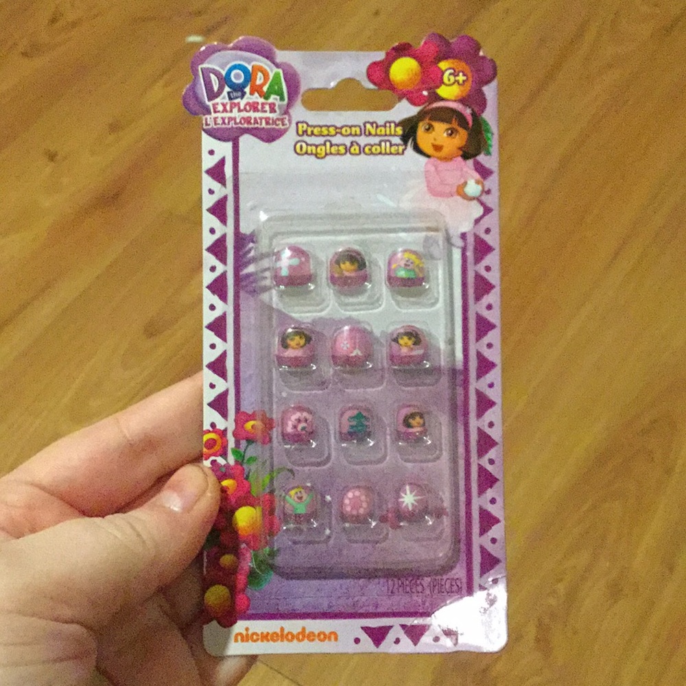 Dora the explorer press on nails